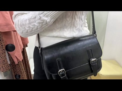❤️ فٹنگ روم میں ڈلڈو کے ساتھ نوجوان کتیا فیرل بیری کی عوامی مشت زنی ❤️ فحش میں ur.com-milf-300.ru ❌